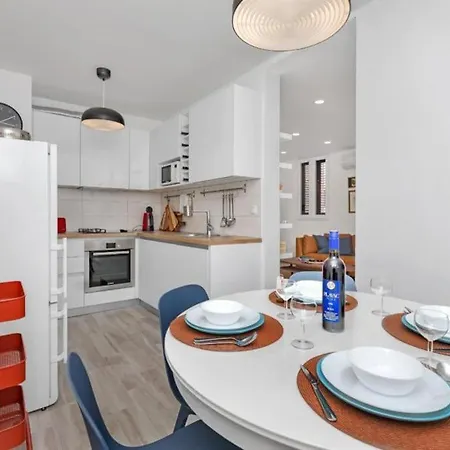 Stella Apartment *